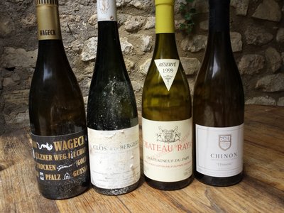 20160809_125450.jpg (2.94 MiB) 2314 mal betrachtet Wageck Chardonnay Sülzener Weg `13, Joly Clos de la Bergerie `08, Rayas C9dP blanc `99, Alliet L`Huisserie `11 (v.l.n.r.)